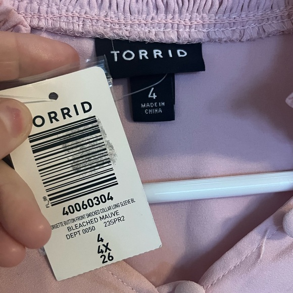 Torrid Georgette blouse women’s 4X pink long sleeve button front NWT smocked - Picture 7 of 12